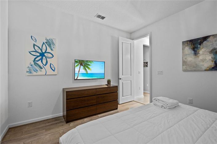 Image No.18-14 Bed Property for sale