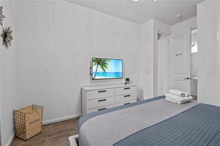 Image No.21-14 Bed Property for sale