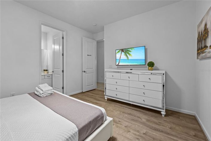 Image No.24-14 Bed Property for sale