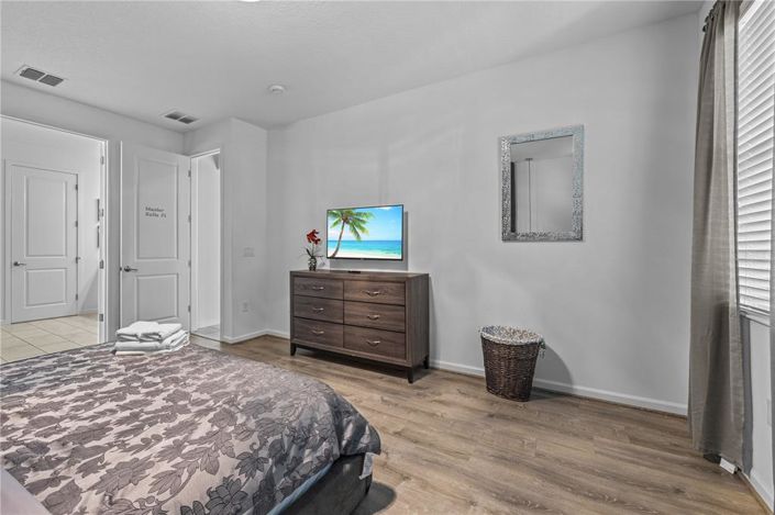 Image No.28-14 Bed Property for sale