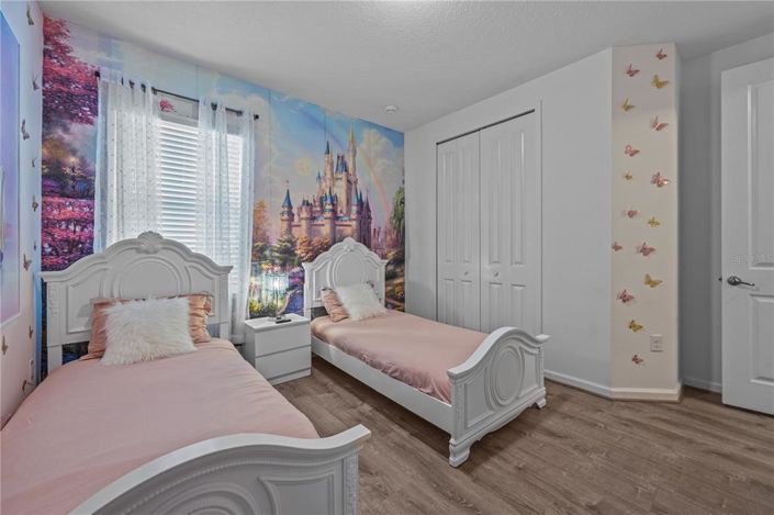 Image No.42-14 Bed Property for sale