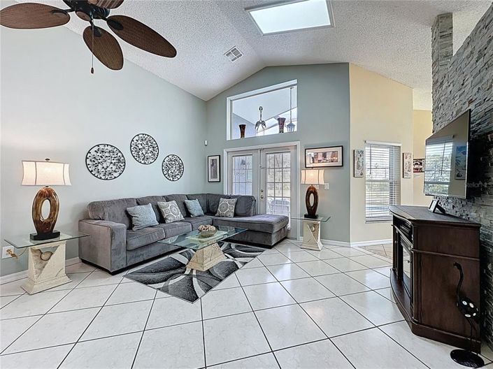 Image No.14-4 Bed Property for sale