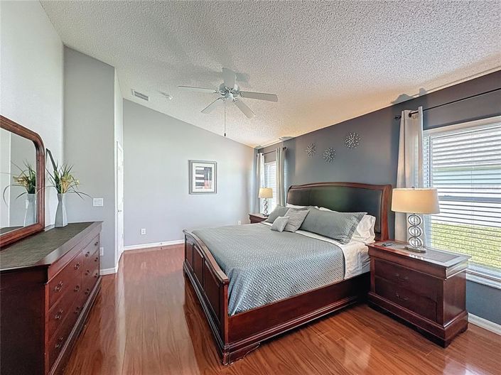 Image No.38-4 Bed Property for sale