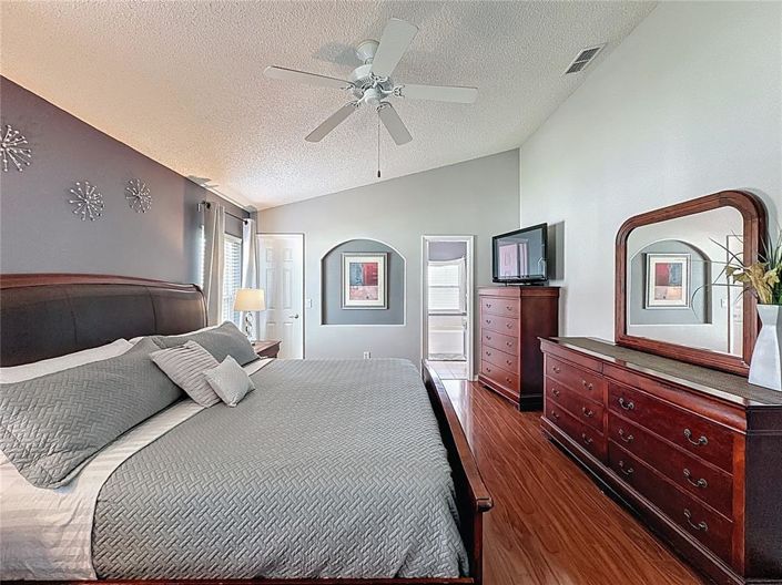 Image No.42-4 Bed Property for sale