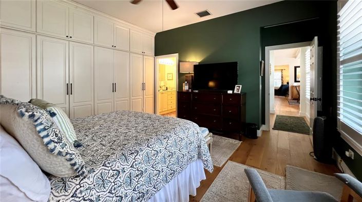 Image No.18-4 Bed Townhouse for sale