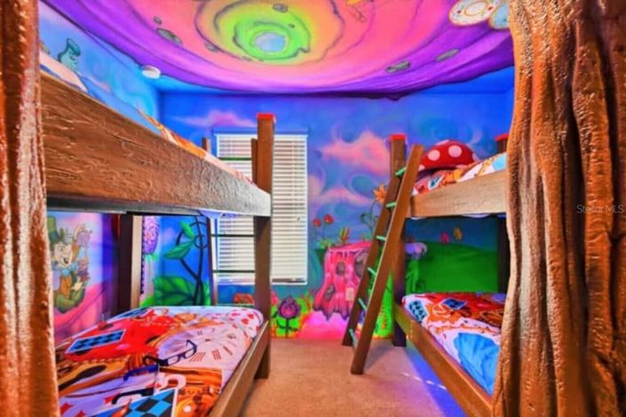 Image No.15-6 Bed Property for sale