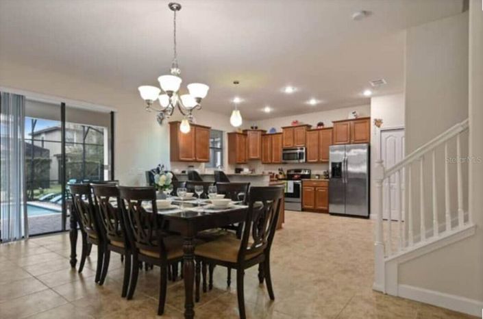 Image No.8-6 Bed Property for sale