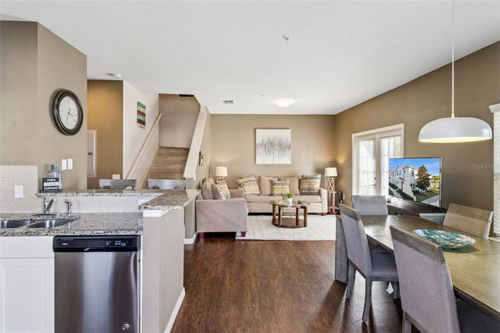 Image No.7-4 Bed Townhouse for sale