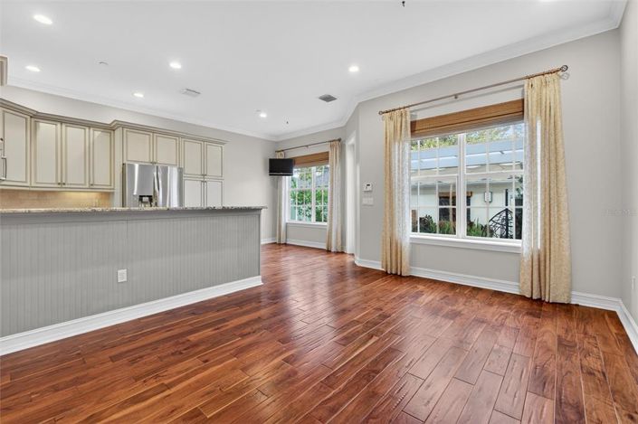 Image No.11-4 Bed Townhouse for sale