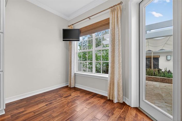 Image No.13-4 Bed Townhouse for sale