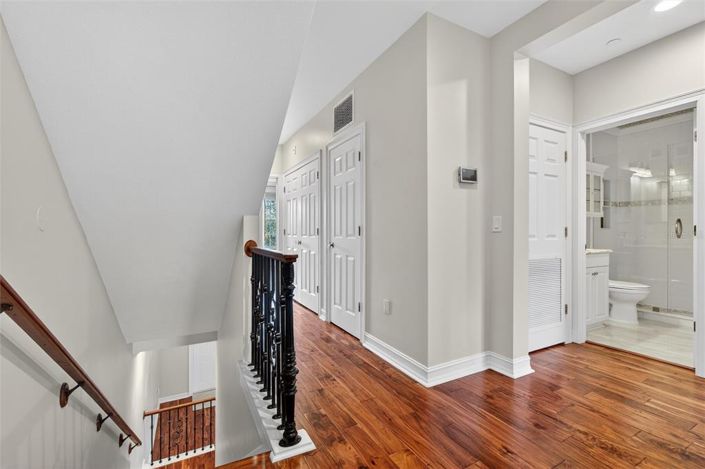 Image No.19-4 Bed Townhouse for sale