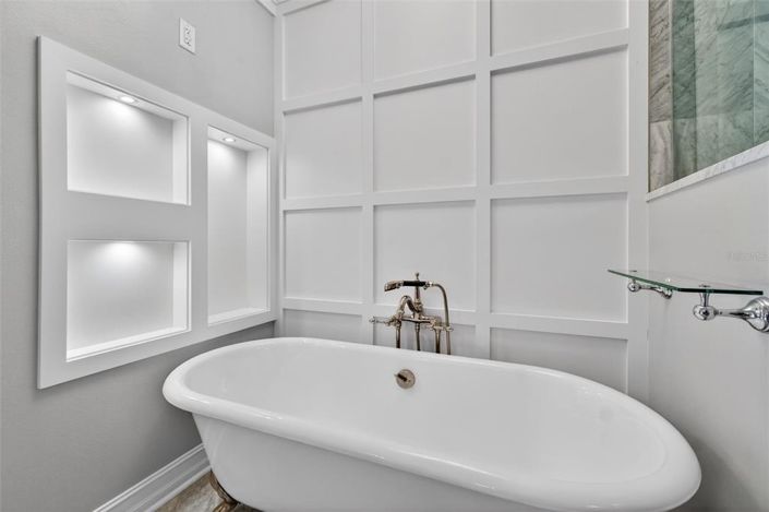 Image No.25-4 Bed Townhouse for sale