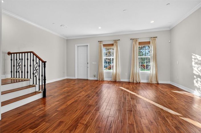 Image No.3-4 Bed Townhouse for sale