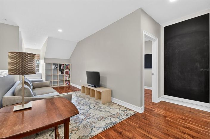 Image No.34-4 Bed Townhouse for sale