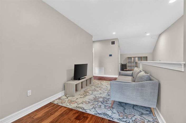 Image No.36-4 Bed Townhouse for sale