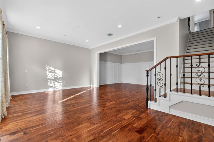 Image No.4-4 Bed Townhouse for sale