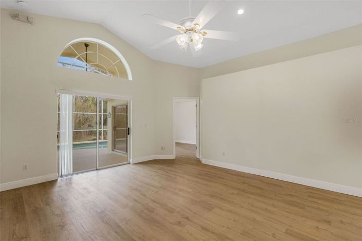 Image No.12-4 Bed Property for sale