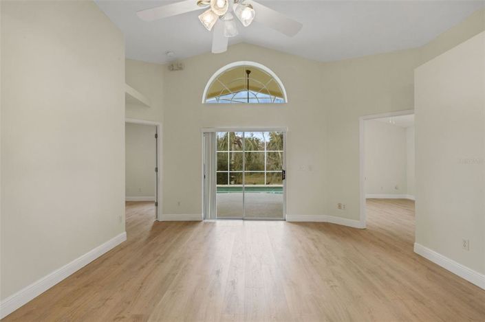 Image No.14-4 Bed Property for sale