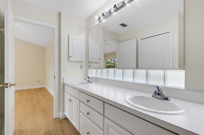 Image No.29-4 Bed Property for sale