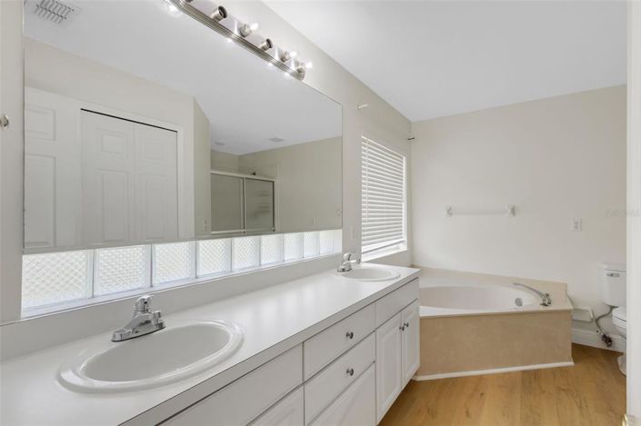 Image No.30-4 Bed Property for sale