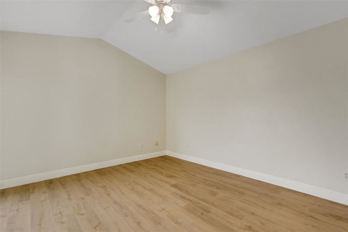 Image No.33-4 Bed Property for sale