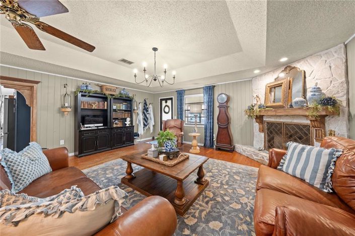 Image No.19-3 Bed Property for sale