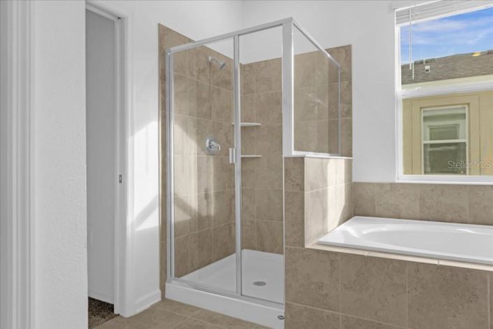 Image No.17-3 Bed Property for sale