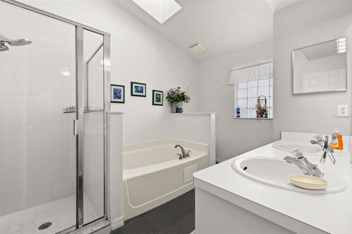 Image No.18-3 Bed Property for sale