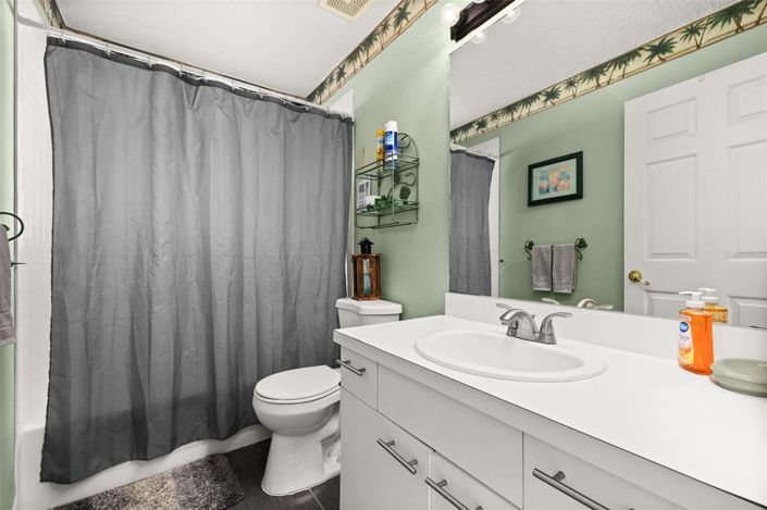 Image No.23-3 Bed Property for sale