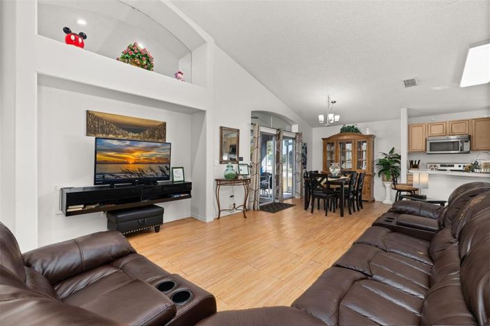 Image No.5-3 Bed Property for sale