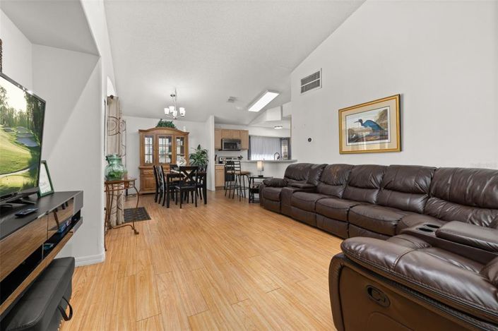 Image No.9-3 Bed Property for sale