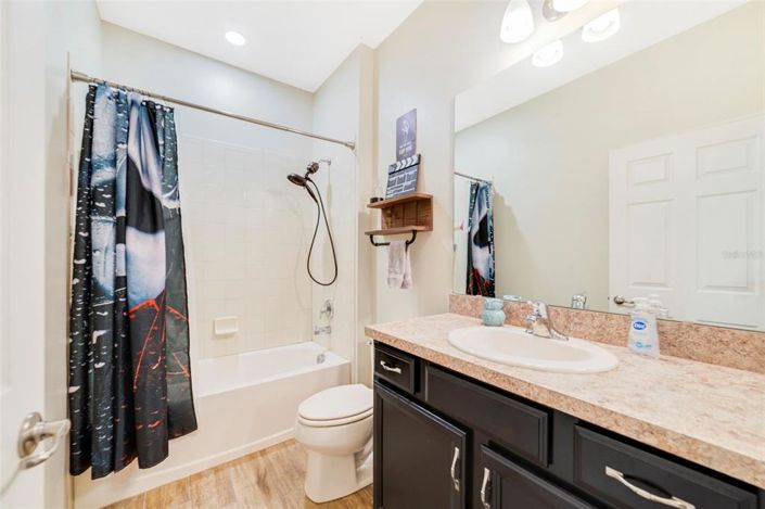 Image No.15-3 Bed Property for sale