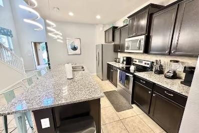 Image No.12-6 Bed Property for sale