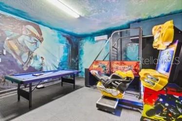 Image No.20-8 Bed Property for sale