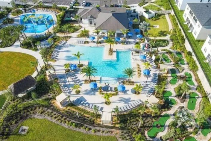 Image No.32-8 Bed Property for sale