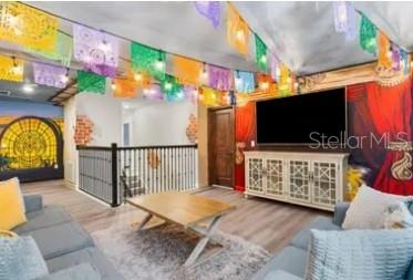 Image No.8-8 Bed Property for sale