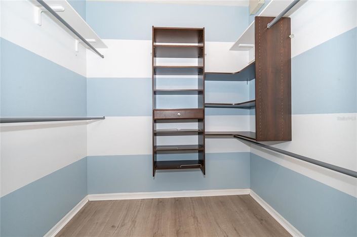 Image No.17-4 Bed Property for sale