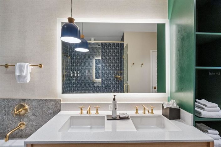 Image No.17-2 Bed Property for sale