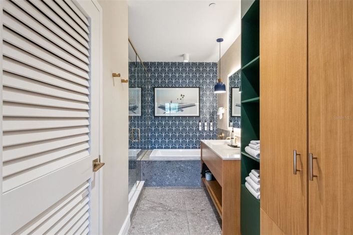 Image No.18-2 Bed Property for sale