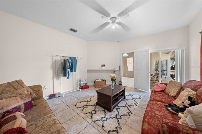 Image No.15-Propriété de 4 chambres à vendre à Kissimmee