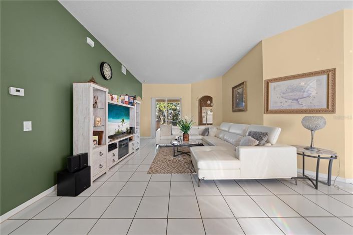 Image No.3-Propriété de 4 chambres à vendre à Kissimmee