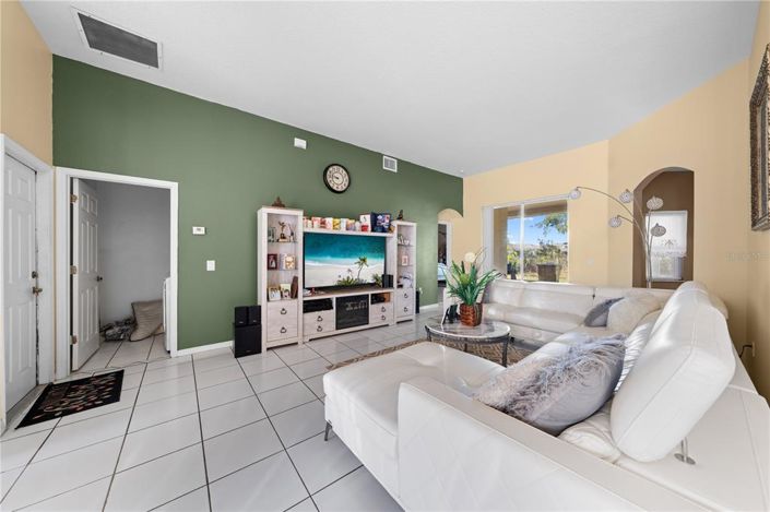 Image No.8-Propriété de 4 chambres à vendre à Kissimmee