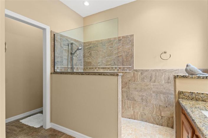 Image No.21-2 Bed Property for sale