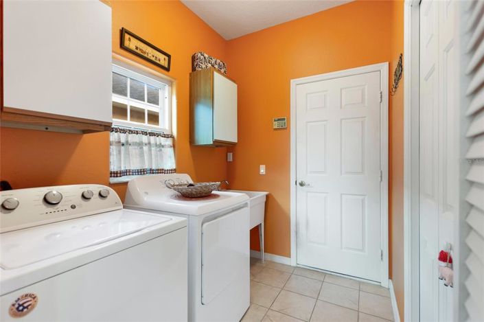 Image No.27-2 Bed Property for sale