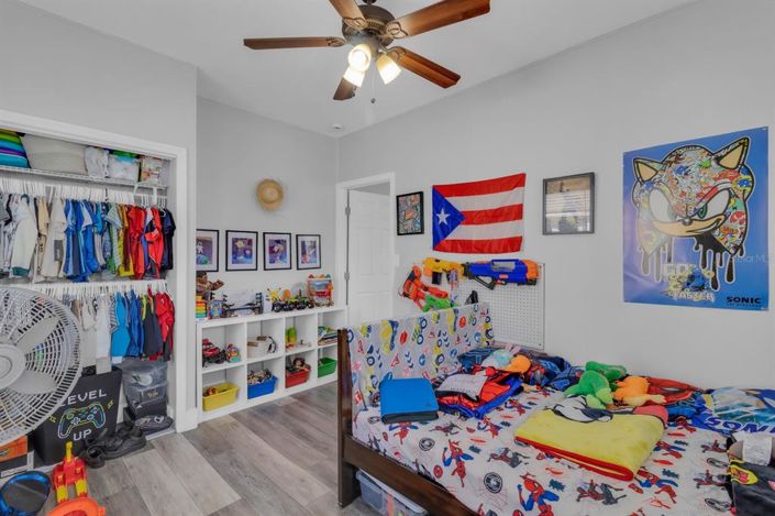 Image No.17-3 Bed Property for sale