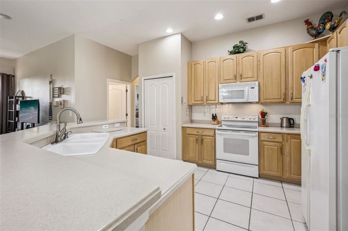 Image No.13-3 Bed Property for sale