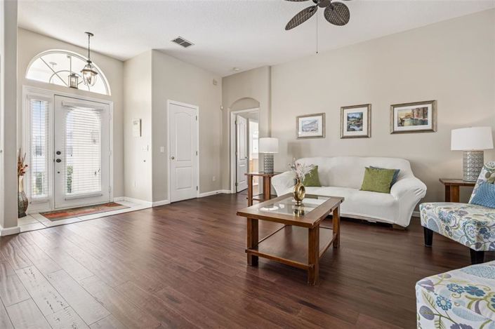 Image No.6-3 Bed Property for sale