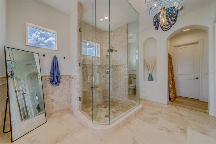 Image No.12-4 Bed Property for sale