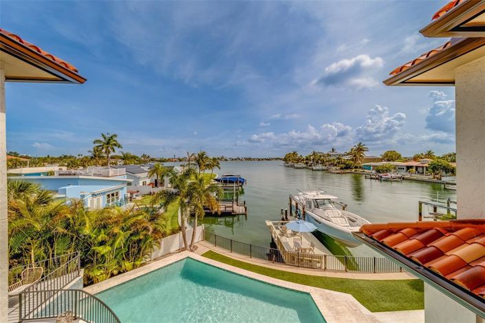 Image No.20-4 Bed Property for sale