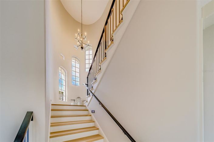 Image No.32-4 Bed Property for sale